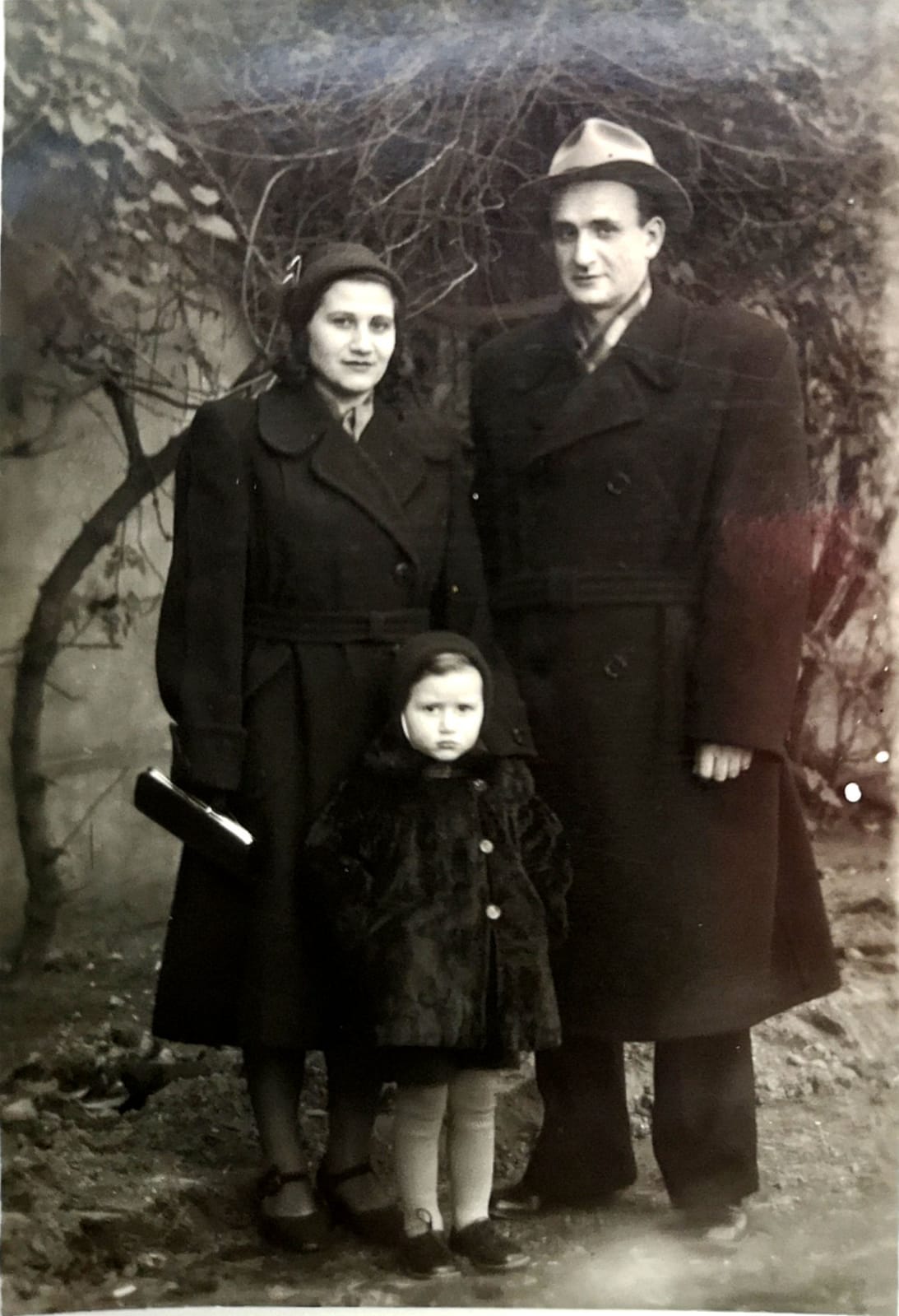 Наум и Шура с дочерью Верой, Тбилиси, 1958